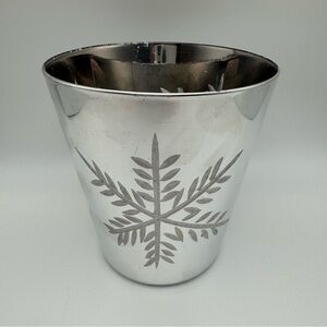 Crate & Barrel Vintage Etched Snowflake Glass Votive/Tealight Holder 4" Silver